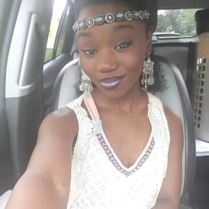 Meet your Posher, Simone